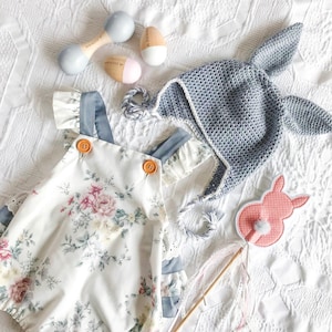 PATTERN ONLY - Baby and children bunny beanie crochet pattern. Bow or floral details included. easy beginners easter pattern.