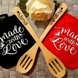 Made With Love Pot Holder and Wooden Spoon Set, Oven Mitt, Mother&#39;s Day Gift, Housewarming Gift, New Home Gift, Cooking Gift, Kitchen Décor