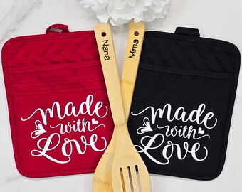 Made With Love Pot Holder and Wooden Spoon Set, Custom Kitchen Gift, Personalized Baking Gifts for Cooks