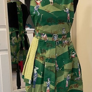 Bibbed Apron with attached Kitchen Towel