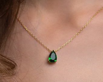 Gold Plated Silver Green Pear Drop Pendant Necklace For Women,Gold Plated Necklace in Sterling Silver with Pear-Shaped Green Stone For Girls