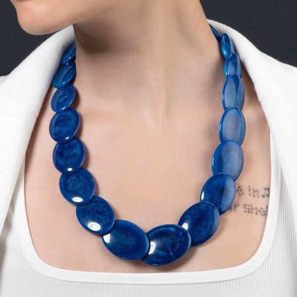 Collier de déclaration bleu royal de 24 pouces de long pour femmes, collier chunky Boho Chic fait à la main pour femmes en bleu, bijoux fantaisie Boho bleus