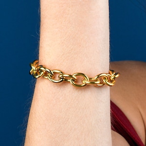 Chunky Gold Bracelet for Women and Teen Girls, Gold Plated Bracelet in Stainless Steel with Oval Links, Large Gold Ladies Link Bracelet