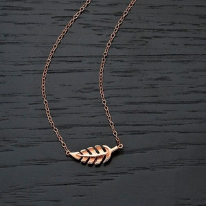 Rose Gold Plated 925 Sterlingsilber FEDER Anhänger Halskette, Zierliche Feder Halskette für Mädchen in Silber