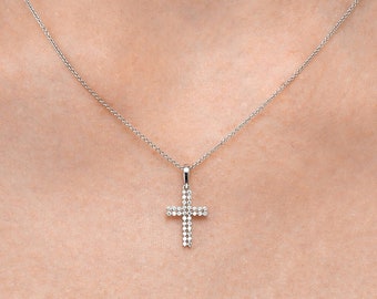 CARISSIMA Collana In Oro Bianco 9ct Con Pendente Croce Semplice – Catena A Maglia Curb 46 Cm