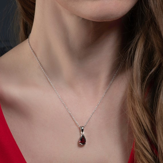 Richelle Leigh 14Kt Gold Pear Shape Garnet Pendant Necklace PDT114YG  Artistic Designer Handcrafted Jewelry – Sweetheart Gallery, LLC:  Contemporary Craft Gallery, Fine American Craft, Art, Decor, Handmade Home  & Personal Accessories