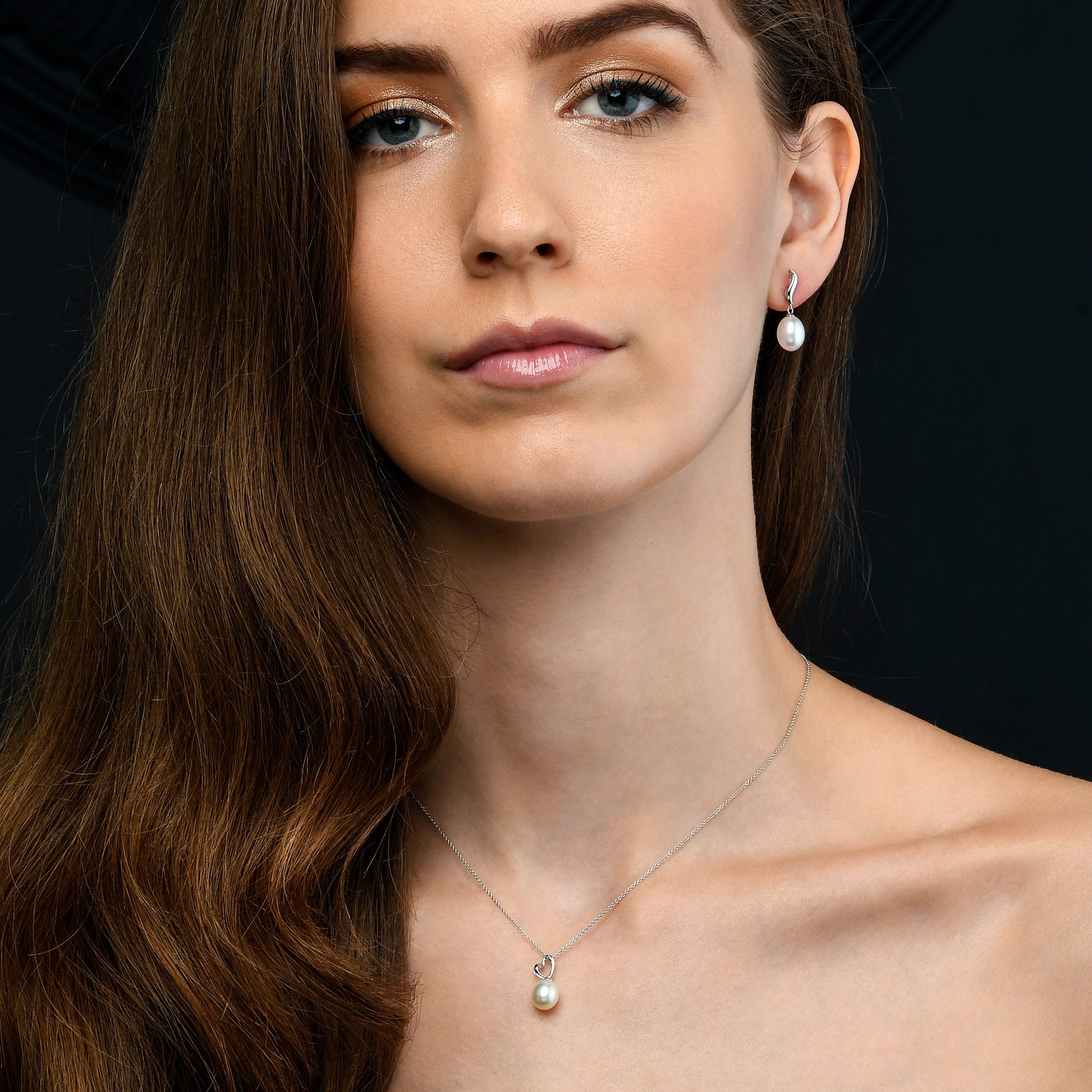 Kaguyo Orecchini con perla pendente da donna - Orecchini a goccia con perla d'acqua dolce bianca/rosa AAA in argento sterling 925 per donne e ragazze - Gioielli da sposa (white