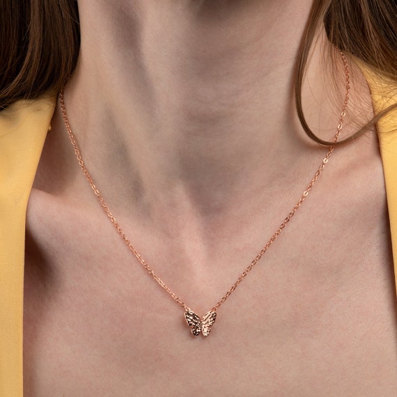 ZAVANA Collana Con Ciondolo Farfalla Per Donne E Ragazze | Catena In Argento 40,6 Cm, Gioiello Delicato In Ottone Rodiato, Regalo Con Sacchetto