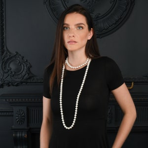 Collier de perles extra long pour femme, collier de perles de 55 pouces de long pour femme avec coquillages blancs, collier long élégant avec coquillages image 4