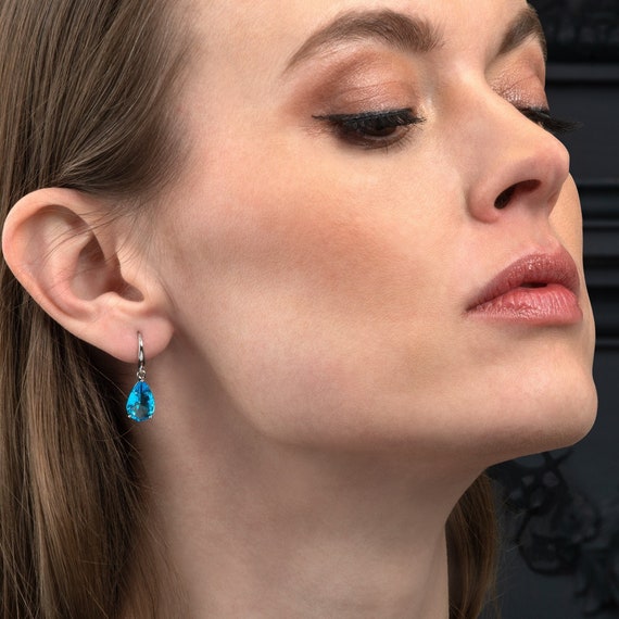 Orecchini pendenti con zirconi cubici blu zaffiro in argento sterling - Italia