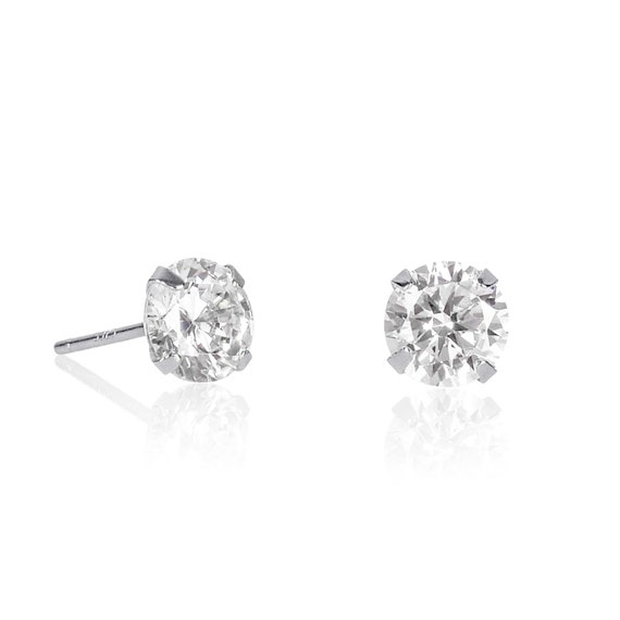 Orecchini a bottone solitario in argento sterling 925, delicati orecchini a bottone in argento con pietra singola per donne e ragazze con pietre di zirconia cubica da 6 mm - Italia
