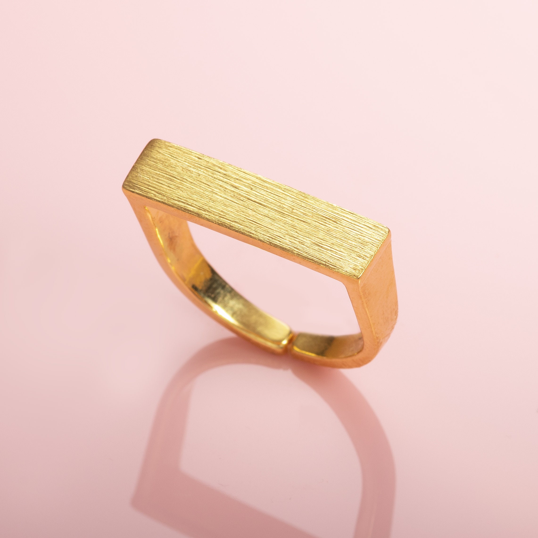 Buy quality Gold Plain Long Ladies Ring in Ahmedabad