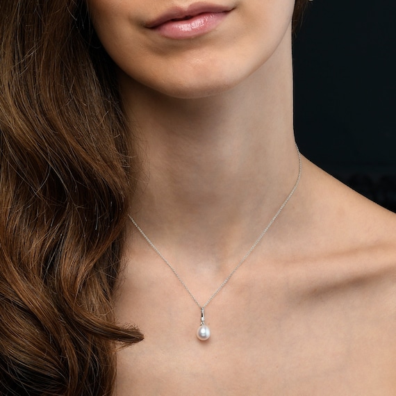 Tiffany Victoria® Pearl Necklaces & Pendants | Tiffany & Co.