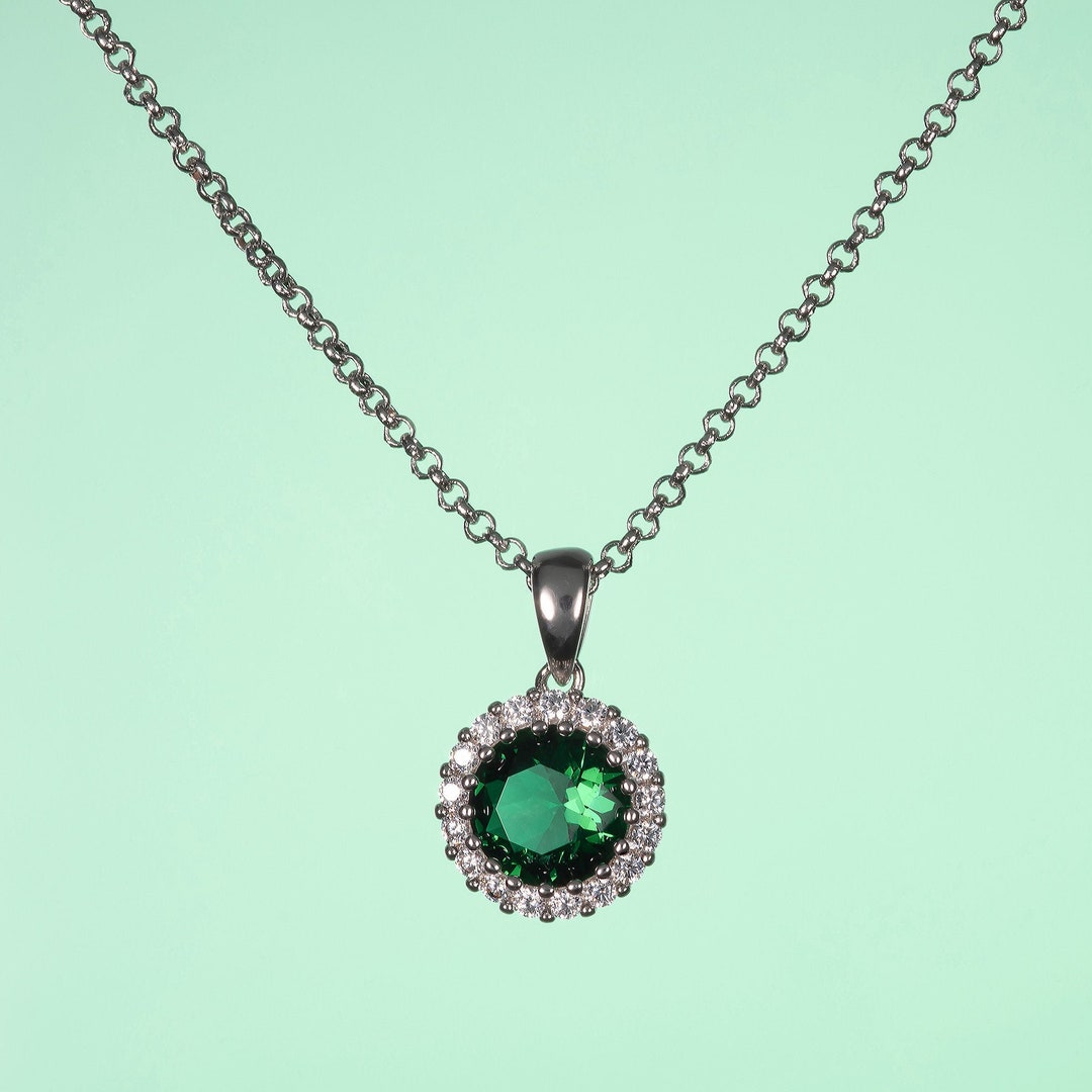 Green Pendant Necklace for Women Classic Round Pendant - Etsy UK