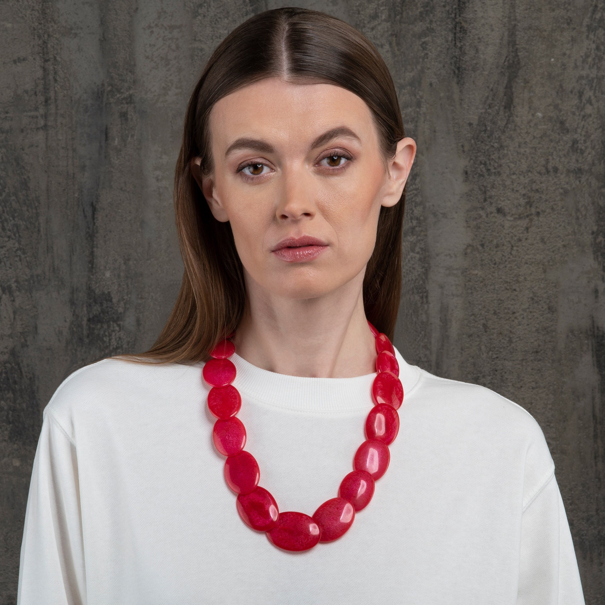 Collana lunga 20 pollici blu per donne e ragazze, collana robusta fatta a mano in resina blu con grandi perle ovali, bigiotteria boho - Italia