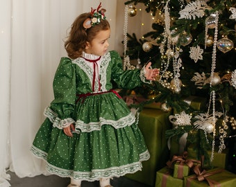 Toddler Christmas tree dress with collar and belt, Dotted festive baby girl frock, Holiday costume, 1st Birthday party outfit