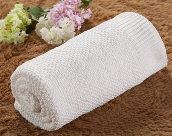 Manta de algodón personalizada para bebés- Monograma personalizado blanco sólido / Nombre regalo bordado Baby Shower / Manta cálida para bebés Manta acogedora
