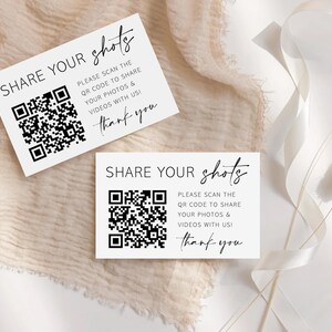 Puede incluir: Dos tarjetas rectangulares blancas con texto en negro que dice SHARE YOUR shots, PLEASE SCAN THE QR CODE TO SHARE YOUR PHOTOS & VIDEOS WITH US!, y thank you, junto a un c&oacute;digo QR en blanco y negro visible en cada tarjeta.