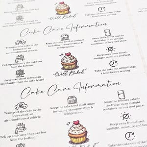 Peut inclure: Une carte rectangulaire blanche intitul&eacute;e Cake Care Information avec une illustration de cupcake dessin&eacute;e &agrave; la main et un c&oelig;ur rouge. La carte contient des instructions en noir pour le transport, le stockage et le service des g&acirc;teaux.