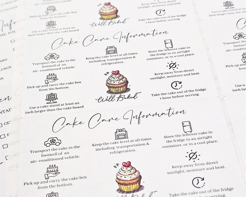 Peut inclure: Une carte rectangulaire blanche intitul&eacute;e Cake Care Information avec une illustration de cupcake dessin&eacute;e &agrave; la main et un c&oelig;ur rouge. La carte contient des instructions en noir pour le transport, le stockage et le service des g&acirc;teaux.