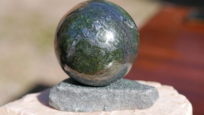 Specularite Actinolite Hematite Sphere With Quartz Vein – Shimmering ...