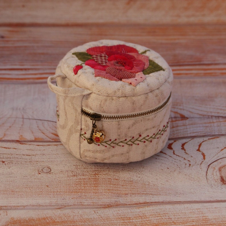 Round Organizer With Rose, Medium-sized Jewelry Box, Embroidered Cosmetic Bag, Soft Case For Belongings image 5
