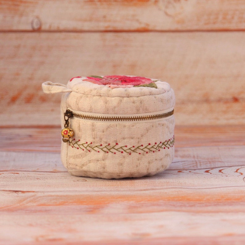 Round Organizer With Rose, Medium-sized Jewelry Box, Embroidered Cosmetic Bag, Soft Case For Belongings image 9
