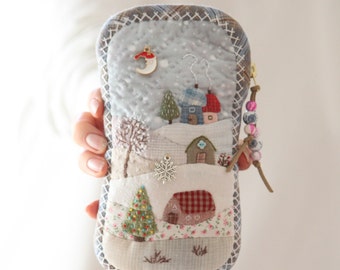 Christmas House Quilted iPhone Purse - An adorable phone pouch for stylish girls!