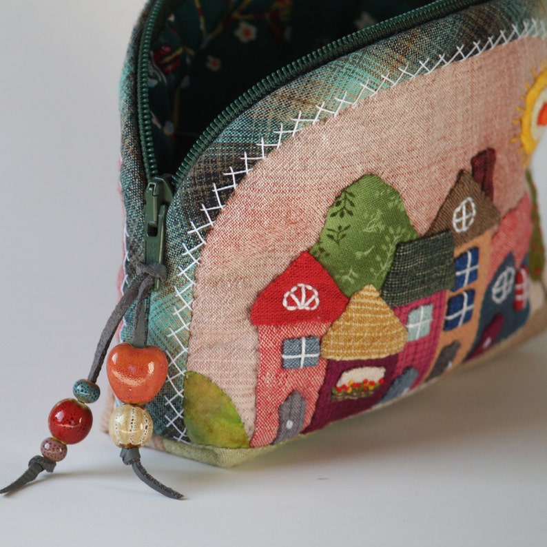 Patchwork Cosmetic Bag, Fabric Travel Case, Medium Size Quilted Makeup Bag. image 7