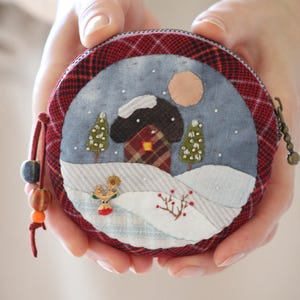 Fabric bag for headphone or other small things. Round Headphone holder. Japanese Patchwork coin purse.