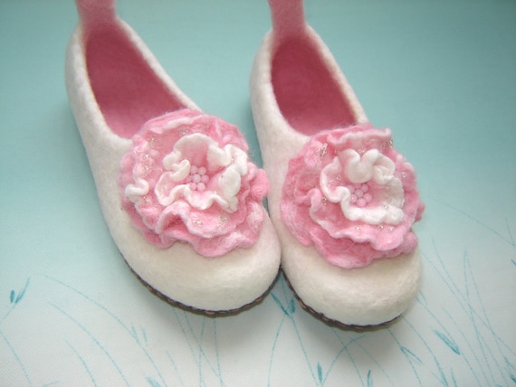 white woolen slippers kids shoes 