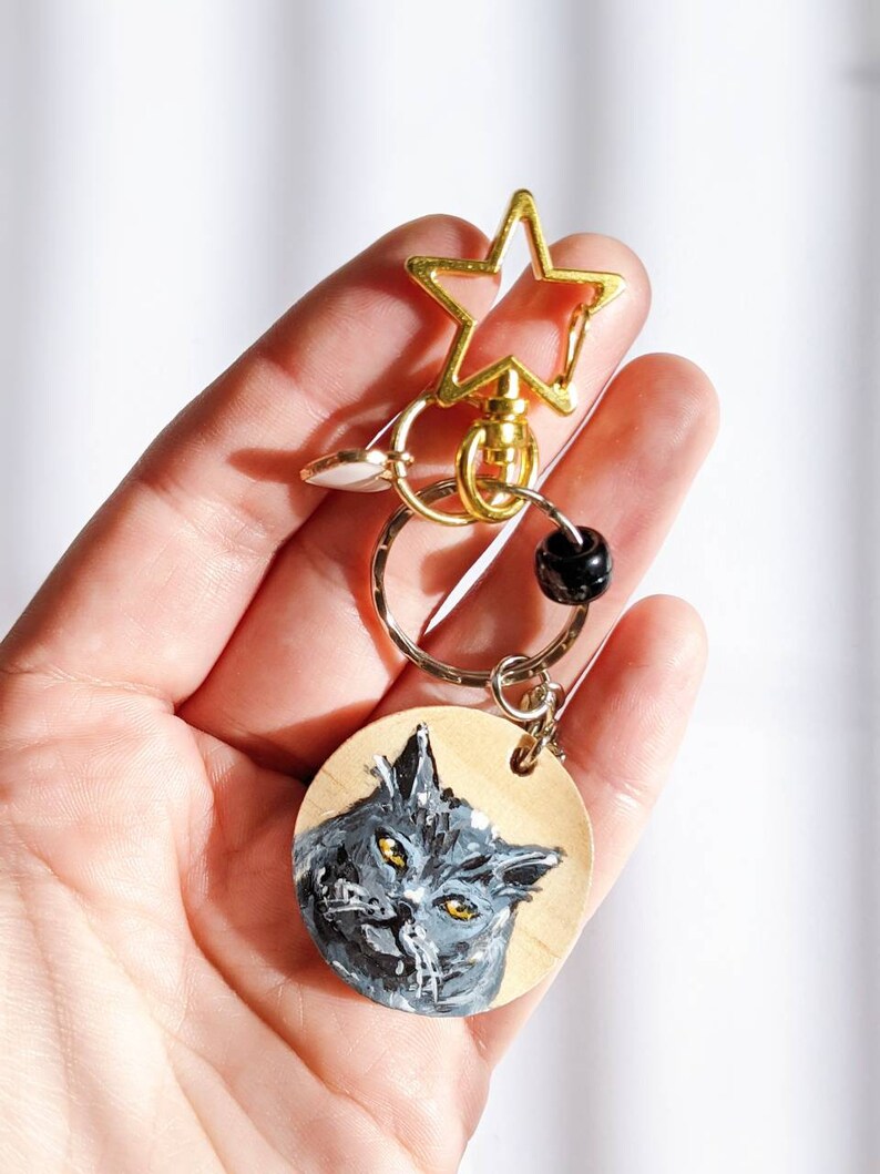 Custom Hand Painted Cat Keychain, Acrylic Small Pet Portrait, Handmade Cute Pet Charm Gift, Remembrance for Cat Dad and Mom Personalized Art zdjęcie 3