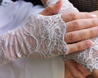 Lace Gloves in Light Lavander. Lace Gloves. Fingerless  Gloves. Bridesmaid Gloves. Costume Gloves. READY TO SHIP.