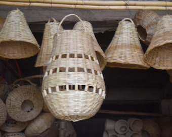 Rattan Pendelleuchte - handgewebter Lampenschirm aus Rattan