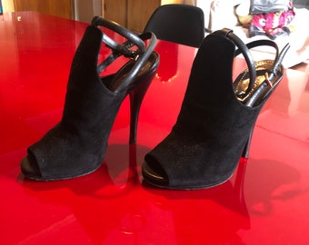 Gucci heels, black suede Sling back strappy high heels