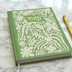 A5 Undated Weekly Planner 2026 Diary - Gift Journal Organiser - Academic Year Diary - Luxury Hardback Weekly Schedule - Green Floral Doodle