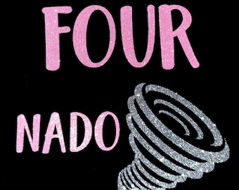 Fyra nado t-shirt - 4-årsdag T-shirt - personlig födelsedagstopp - 4 - fjärde födelsedagstopp med namn - flickor 4-årsdag pojkar 4-årsdag - fyra-tema