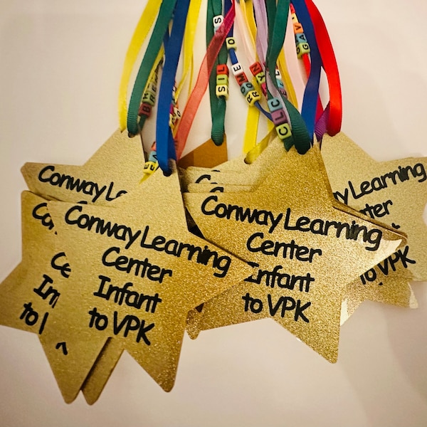 Preschool leavers keepsakes - nursery leavers medals - school leaver medals - graduation gifts - preschool leaver gifts - early years