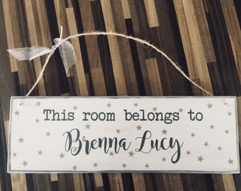 Placa personalizada para quarto infantil – "Este quarto pertence a"