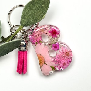 Flower Resin Initial Keychain, Pink Floral Retro Letter Charm, Custom Backpack Tag, Girl’s and Women’s gifts