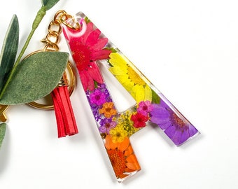 Flower Resin Keychain, Real Floral Initial Letter Key Ring for Women, Colorful Custom School Charm Backpack Tag, Women Birthday gift