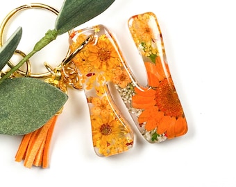 Flower Resin Letter Keychain, Custom Handmade Orange Floral Retro Initial, Backpack Tag, Gifts for Women and Girls, Wallet Charm