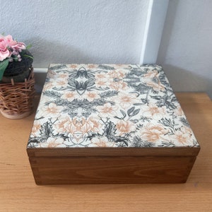 Caja de té de madera. Decoración de hogar rustico. Caja de joyeria. Tea box No. 4 only