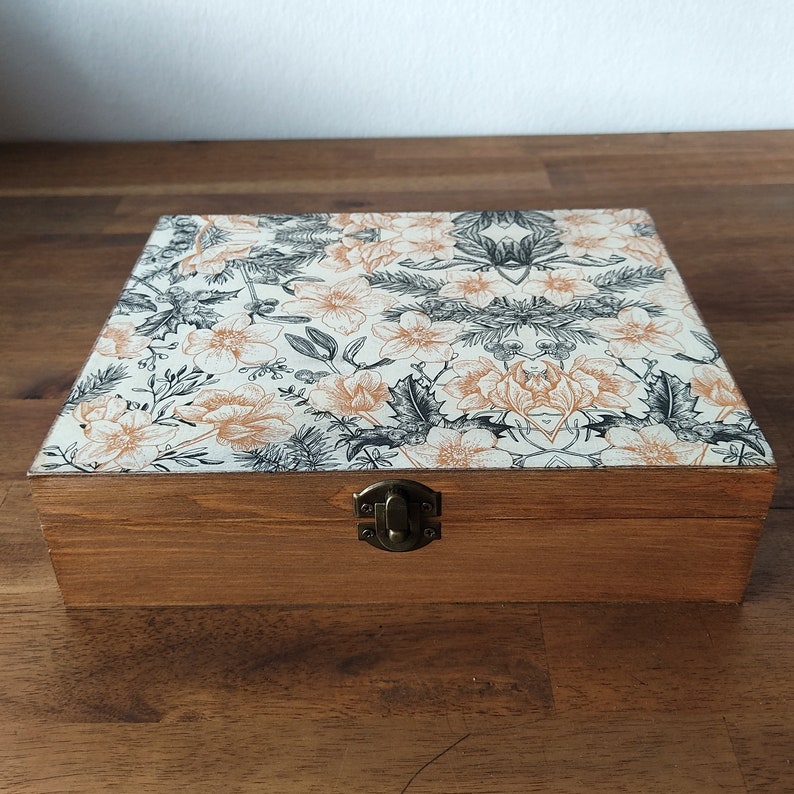 Caja de té de madera. Decoración de hogar rustico. Caja de joyeria. Tea box No. 1 only