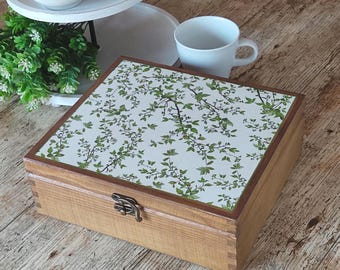 Green Leaves Wooden Tea Box: Personalized Tea Bag Storage