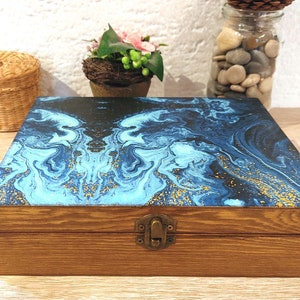 Scatola di Tè di Legno Dipinta. Dorato e blu. Scatola Gioielli.