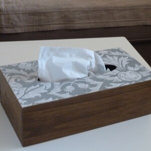 Dispensador de madera de pañuelos. Caja De Servilletas. Regalo Para Ella. Organización De Baño.