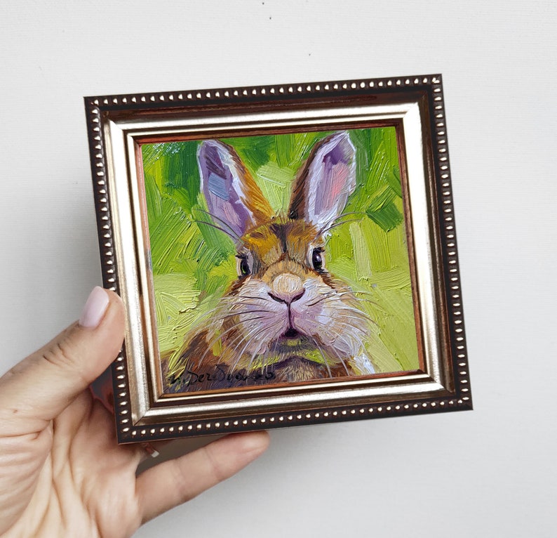 Lapin mignon peignant à l'huile originale 4 x 4, petite oeuvre d'art encadrée de lapin, cadeau d'art d'illustration de lapin pour un ami image 4