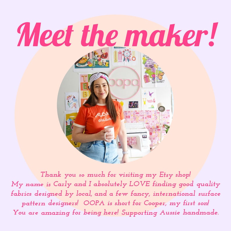 Pu&ograve; includere: Immagine di una donna con una maglietta arancione con la scritta "ROX GRLSW" che tiene una tazza. Il testo "Meet the maker!" &egrave; in alto. Lo sfondo include opere d'arte e una macchina da cucire. Il testo "Thank you so much for visiting my Etsy shop!" &egrave; in basso.