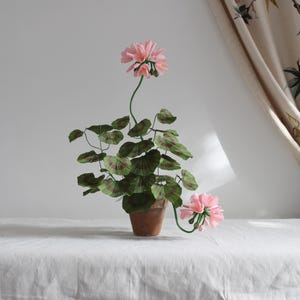 Geranio di carta rosa standard / Primo anniversario / Fiori di carta crespa / Fiori di carta / Regalo per la festa della mamma / Piante di carta / Fiori in vaso